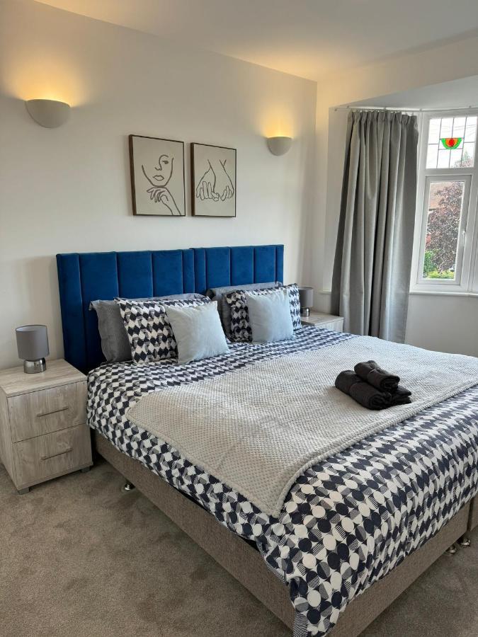 Smart Guest Rooms Fast Access To Central London Via Piccadilly Line New Southgate ภายนอก รูปภาพ