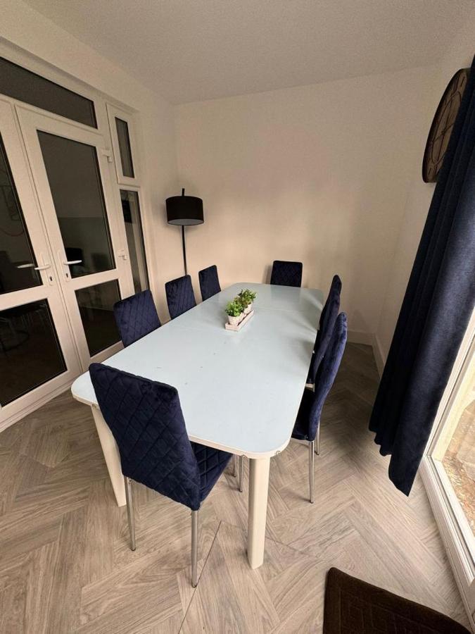 Smart Guest Rooms Fast Access To Central London Via Piccadilly Line New Southgate ภายนอก รูปภาพ